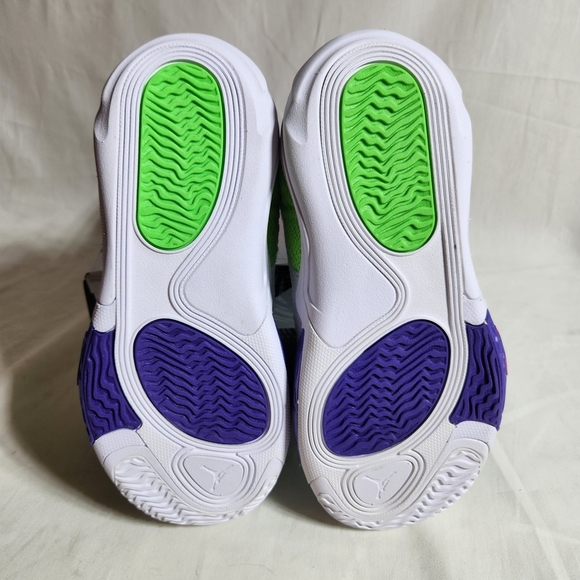 Jordan Kids Sneakers 5.5Y Hyper Jade/Green Strike-white New With Box - Picture 2 of 8